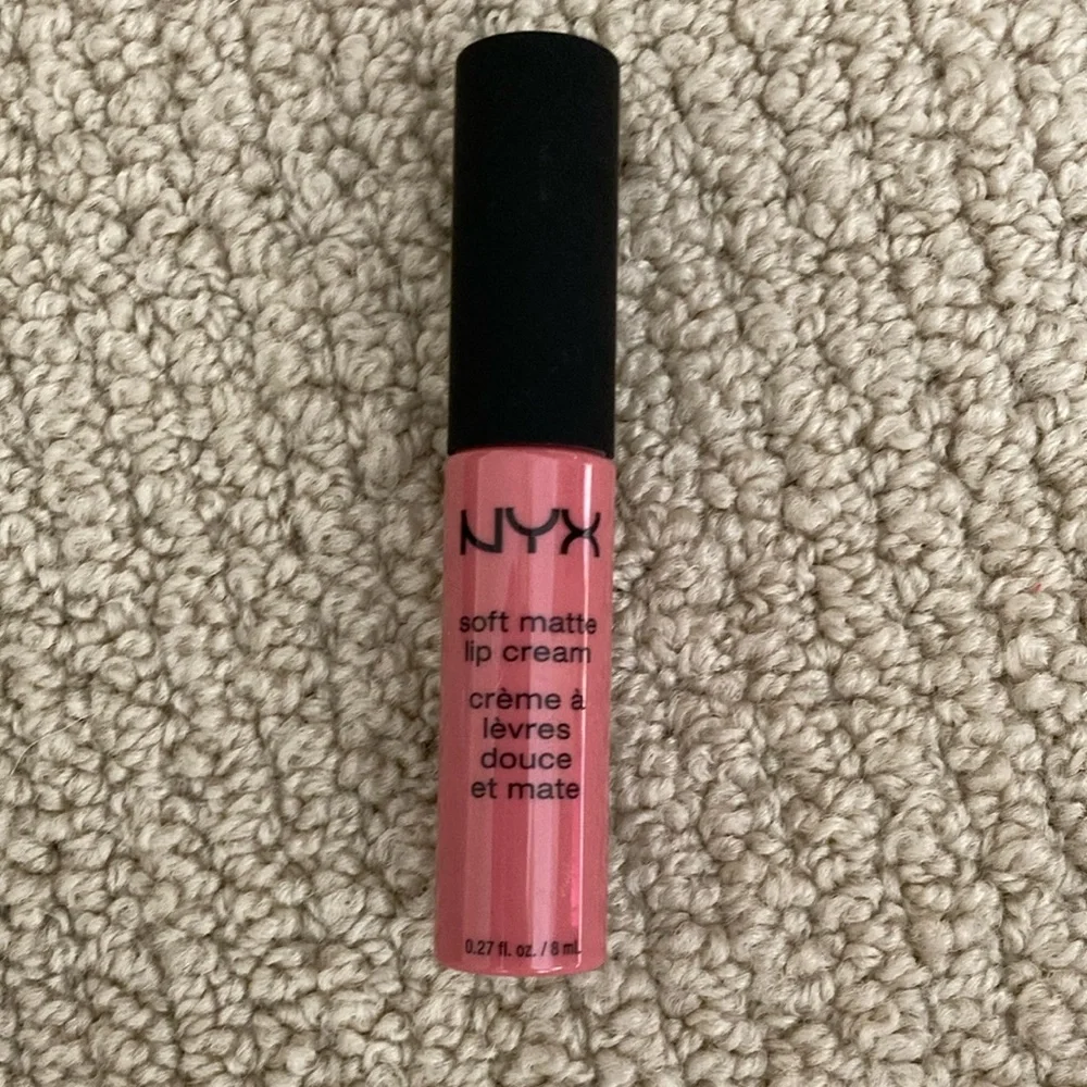 NYX Soft Matte Lip Cream SMLC11 Milan 0.27 fl oz Mini Lipstick Pink Gloss